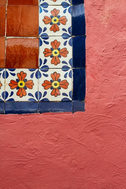 Foto gratuita capturando los colores mexicanos con la pared