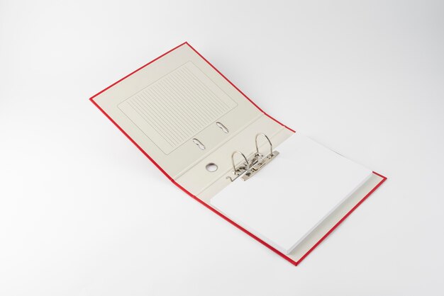 Carpeta de anillo utilizada para el almacenamiento de documentos