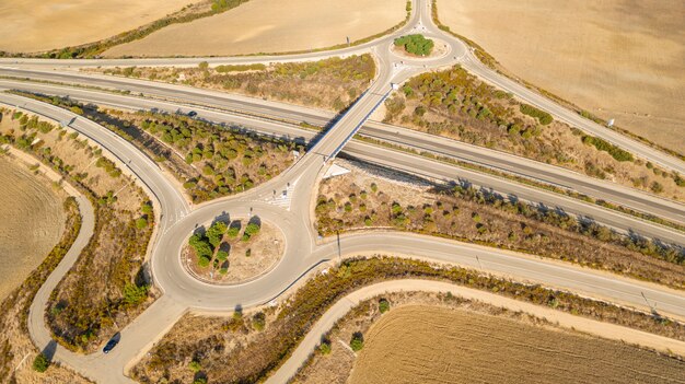 Carretera moderna tomada por drone