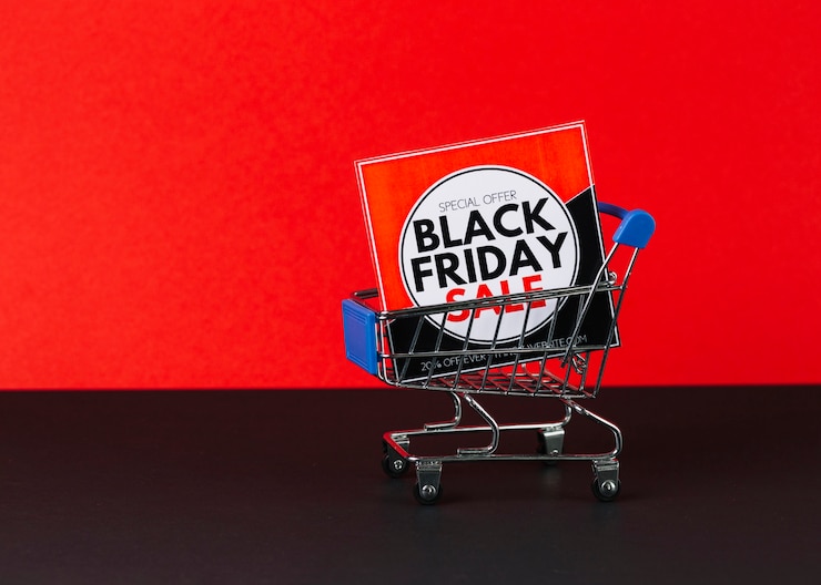 Foto gratuito carrito de compras vacío con tableta
