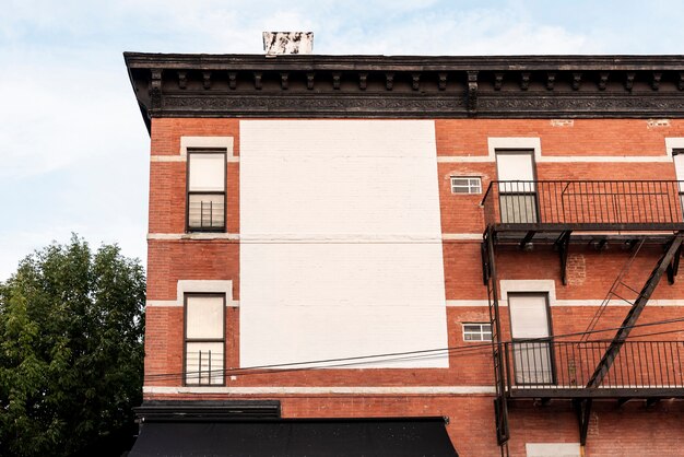 Cartelera de maqueta grande en un edificio