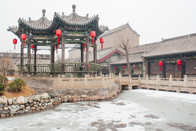 Casa china tradicional en invierno