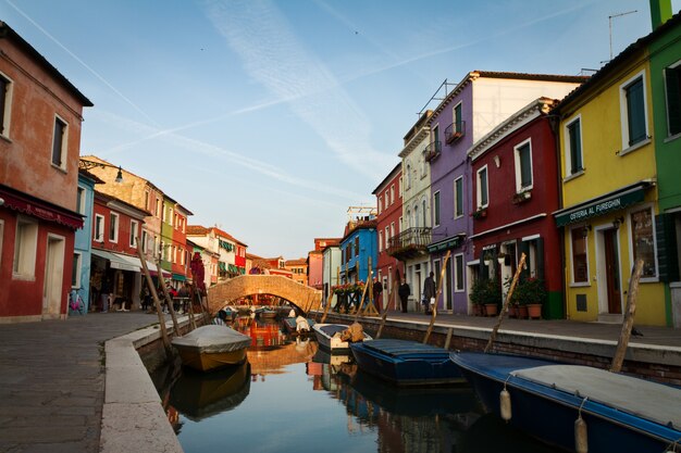 Casa colorida vieja riviera italia