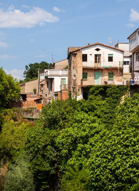 casas en pueblo catalán. Sant Joan les Fonts