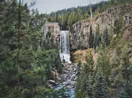 Foto gratuita cascada de tumalo falls en oregon, ee.