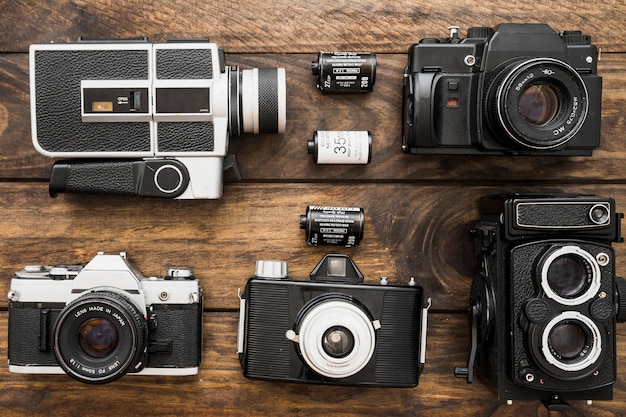 Cassettes de película en medio de cámaras