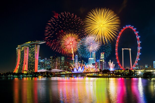 Castillo de fuegos artificiales en Singapur.
