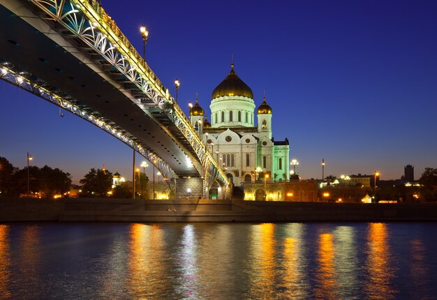 Catedral de Cristo Salvador en la noche