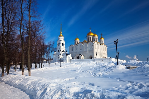 Foto gratuita catedral de la dormición en vladimir