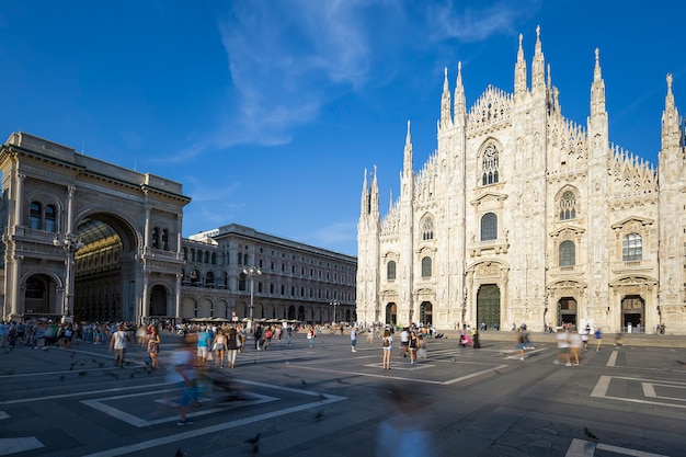 Catedral de Milán, Duomo y Galería Vittorio Emanuele II en la Piazza del Duomo. Lombardía, Italia