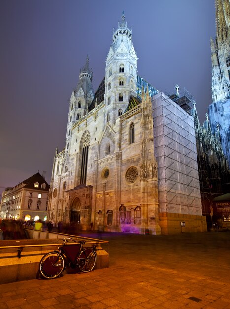 Catedral de San Esteban en la noche. Viena