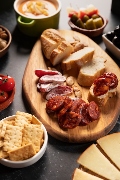 Celebración del día mundial de la tapa con snacks