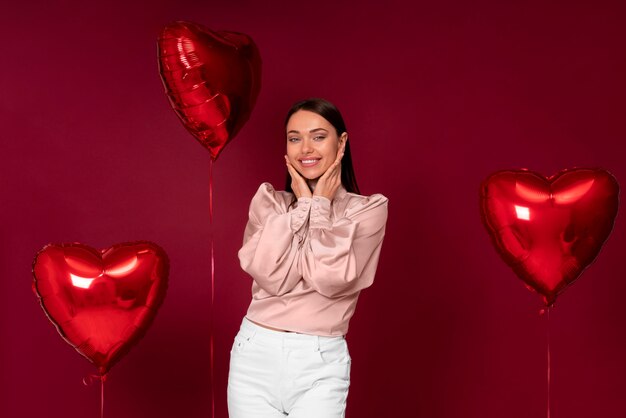 Celebración del día de San Valentín con globos.