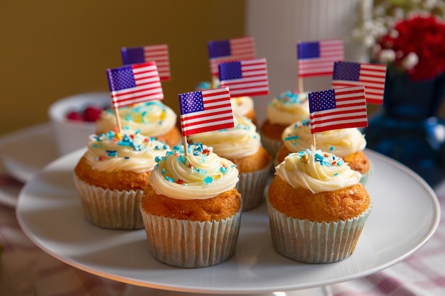 Celebración del día del trabajo de nosotros con cupcakes