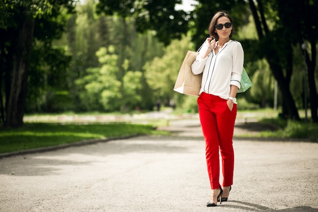 Foto gratuita celebración de moda elegante venta de moda felicidad