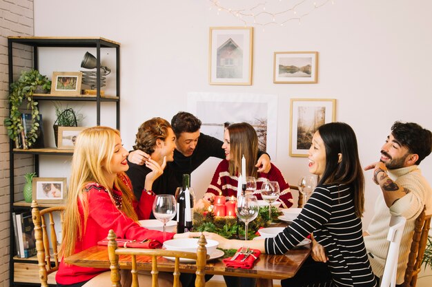 Cena de navidad con amigos