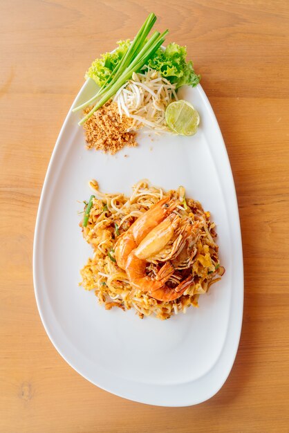 la cena del pollo del alimento rojo tailandés