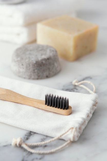 Cepillo de dientes de madera ecológico