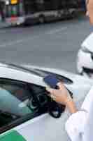 Foto gratuita cerca de coche eléctrico en francia