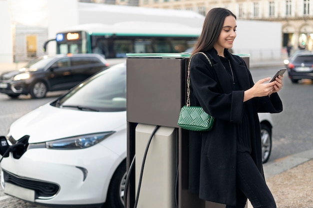 Foto gratuita cerca de coche eléctrico en francia