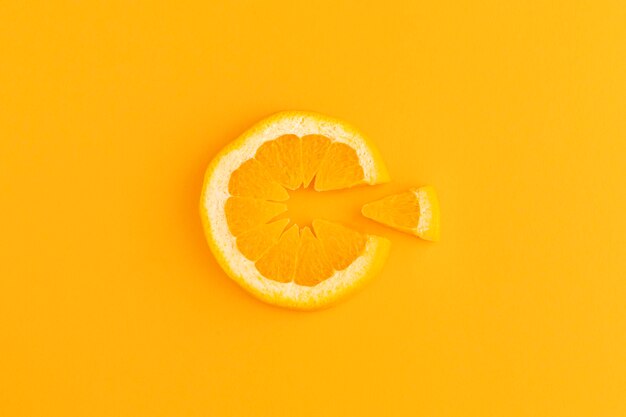 De cerca los complementos alimenticios con naranja