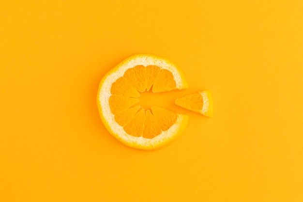 De cerca los complementos alimenticios con naranja