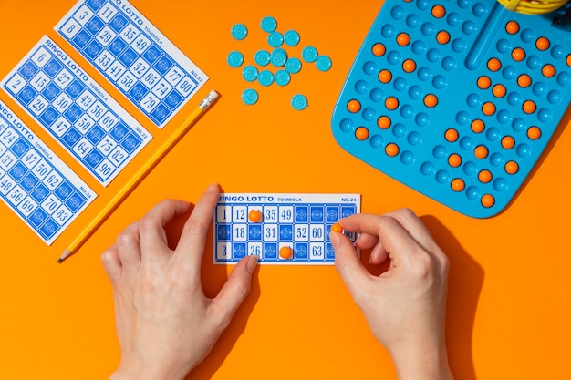 Foto gratuita de cerca los elementos del juego de bingo