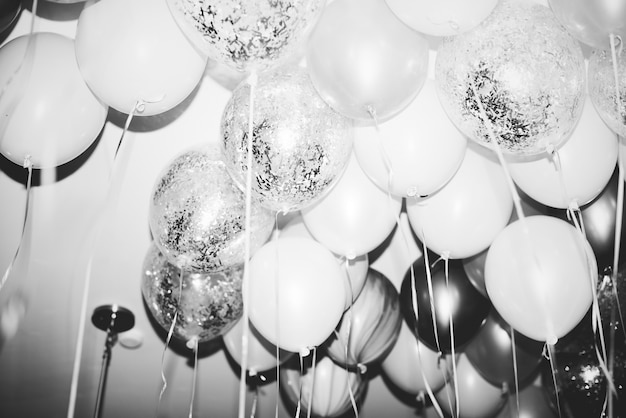 Cerca de globos en una fiesta