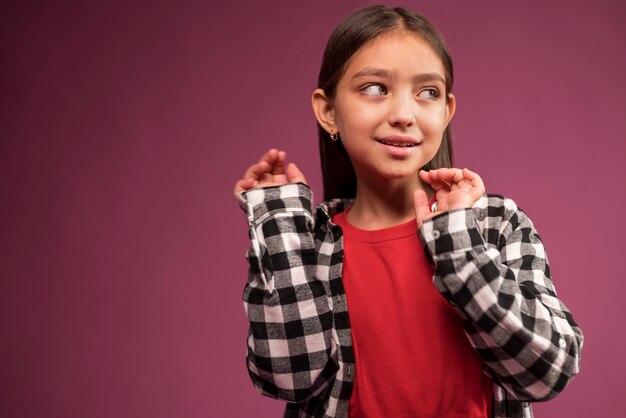 Cerca de lindo retrato de niño