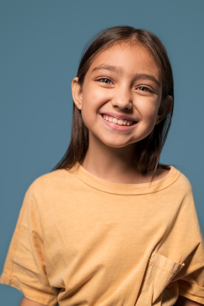 Cerca de lindo retrato de niño