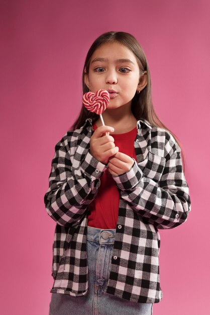 Cerca de lindo retrato de niño