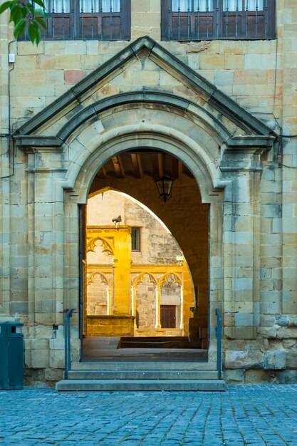 Cerca del Palacio de los Reyes de Navarra en Olite