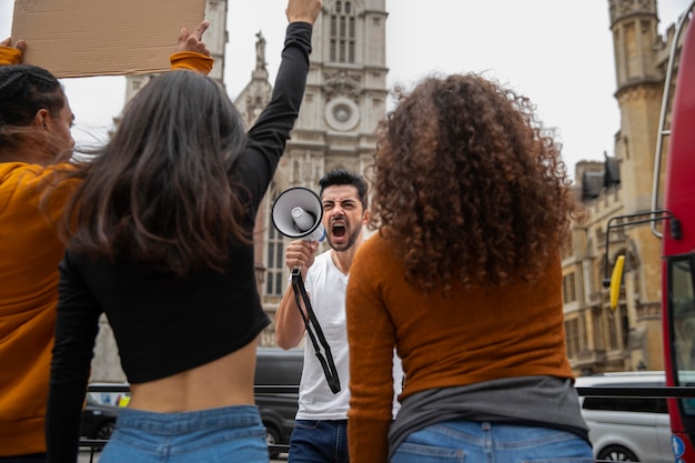 Foto gratuita cerca de personas en protesta