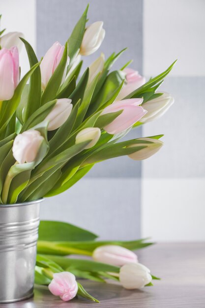 Cerca de la primera flor después del invierno