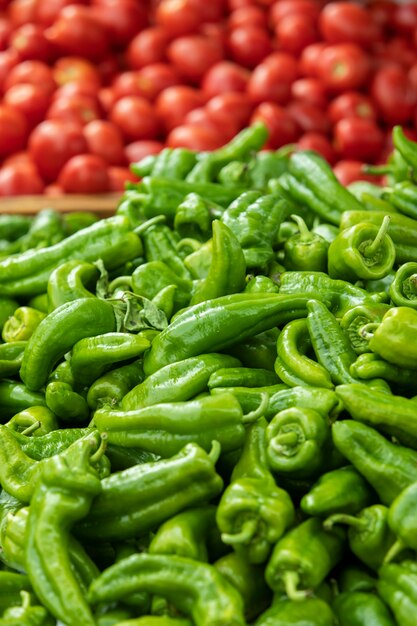 Cerca de verduras maduras y deliciosas