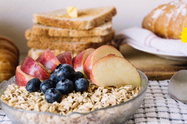 Cereales y tostadas para el desayuno