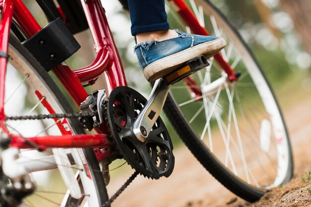 Cerrar el ángulo bajo de la bicicleta