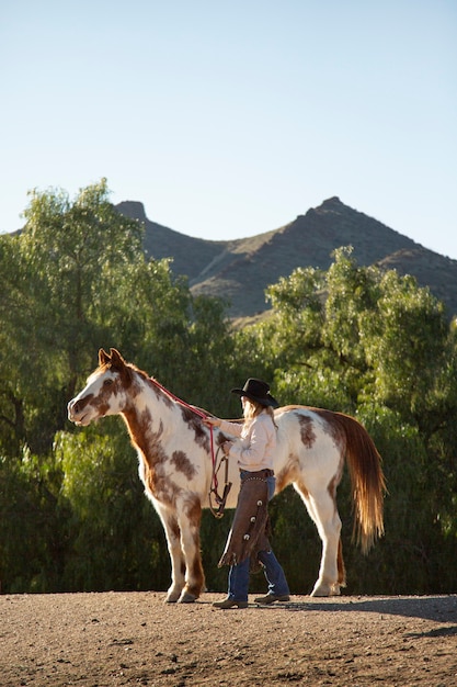 Cerrar a caballo en la naturaleza