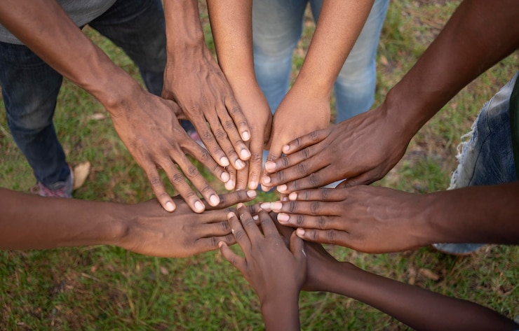 Foto gratuito cerrar el concepto de comunidad con las manos