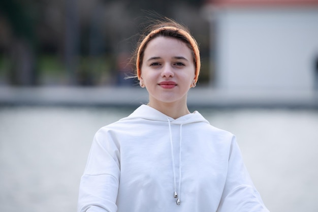 Cerrar foto de joven atleta en el parque Fotografía al aire libre Foto de alta calidad