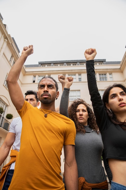 Cerrar gente protestando juntos