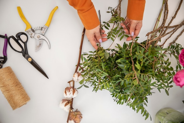 Cerrar en herramientas de floristería