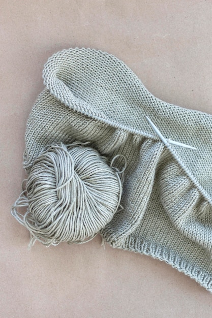 Cerrar el hilo de lana de tejer