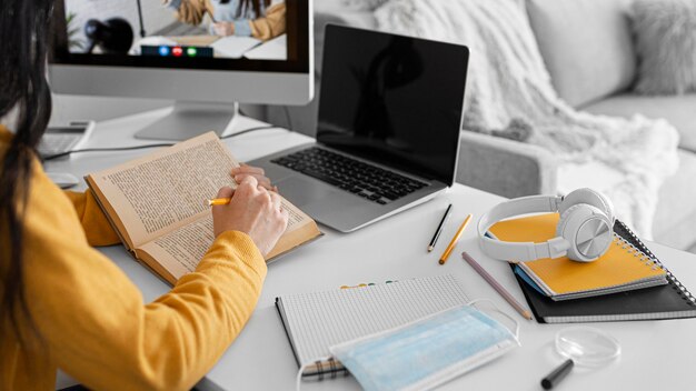 Cerrar el libro de lectura del estudiante