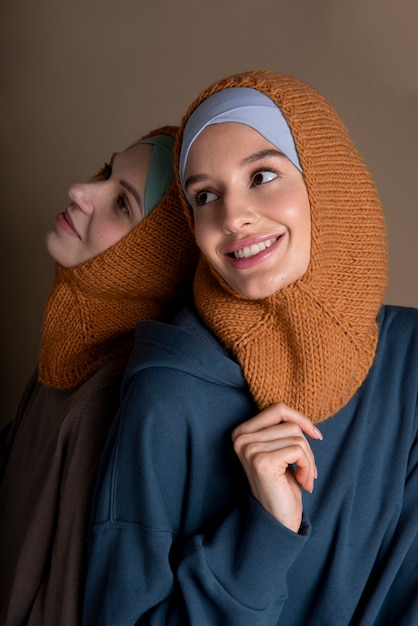 Foto gratuita cerrar mujer con retrato hijab