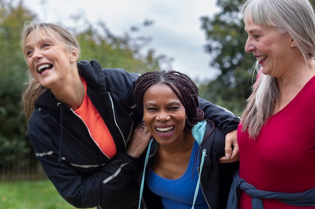 Cerrar las mujeres menopausia activa