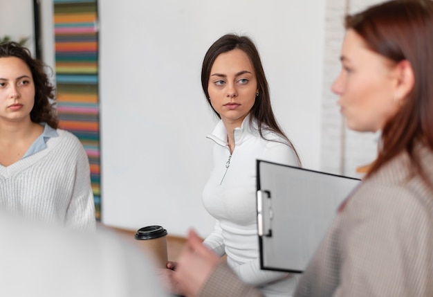 Cerrar mujeres en terapia