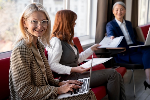 Cerrar el trabajo en equipo de la empresa