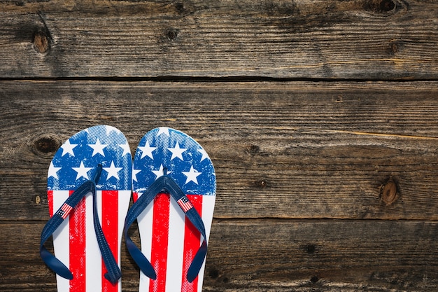 Foto gratuita chanclas en estilo de bandera americana