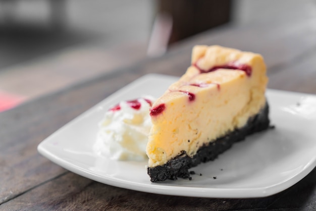 Foto gratuita cheesecake de frambuesa